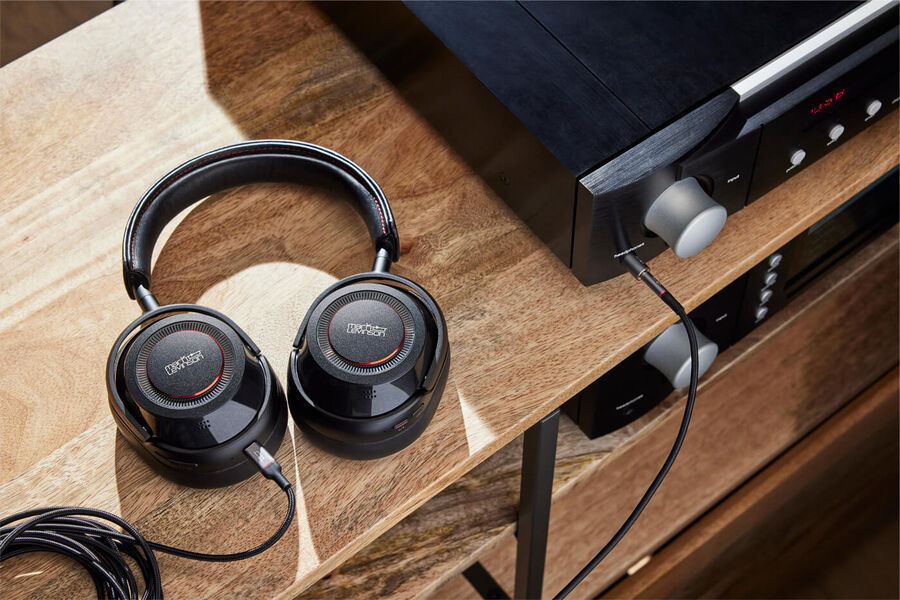 Mark Levinson Takes Luxury Listening On-the-Go with First Lifestyle Wireless Headphone